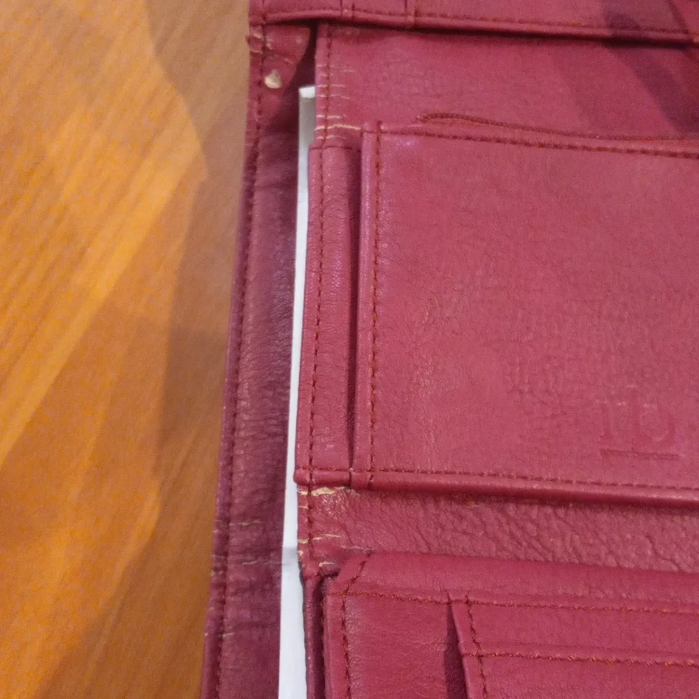Wallet Purple Compact Sassy with a zipper spacious Classy damage on interiors